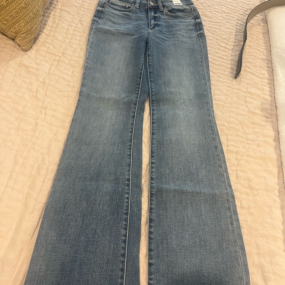 Judy blue mid rise boot cut jeans with tags never worn!